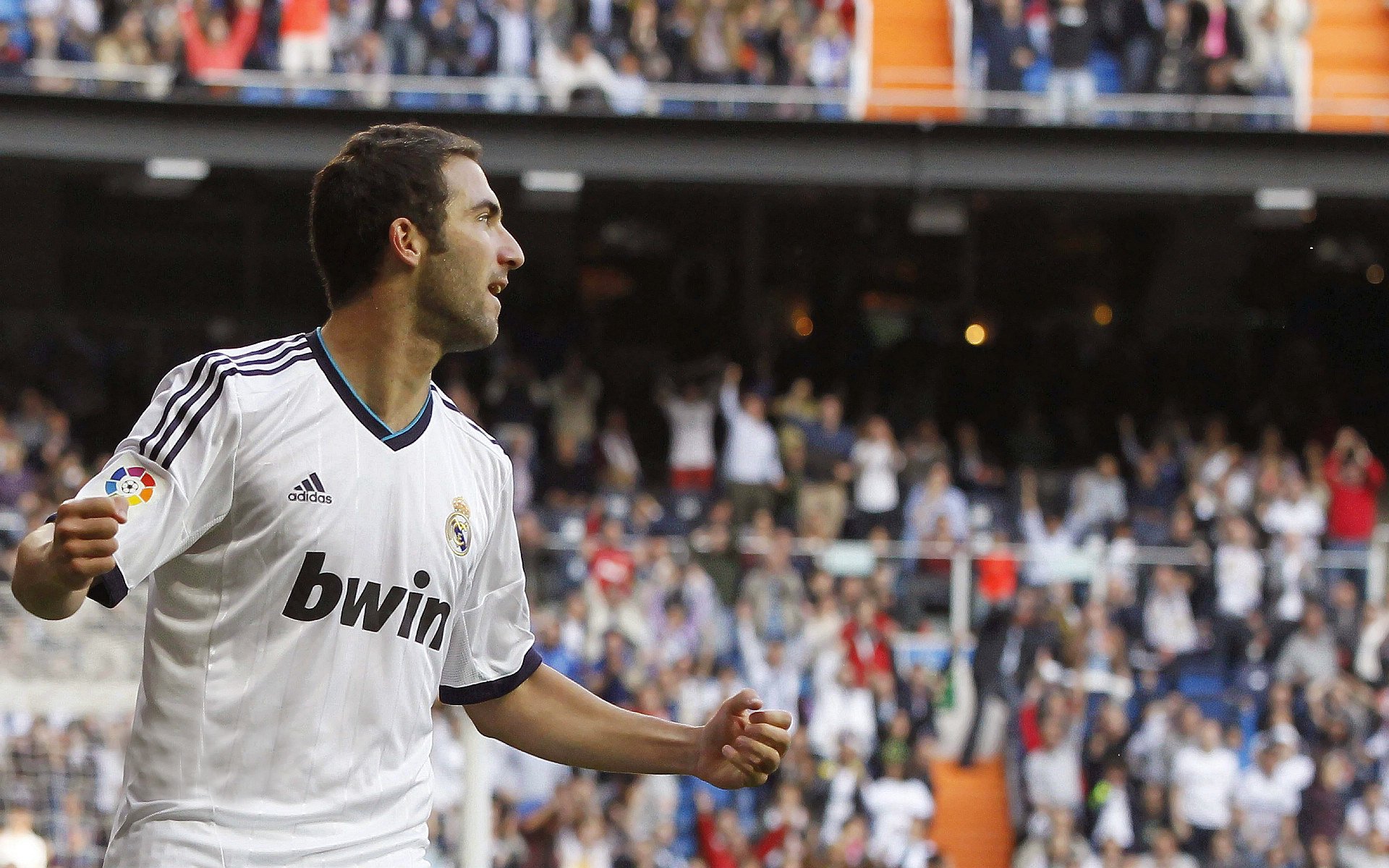 楚阿梅尼被评为欧洲杯最佳中场