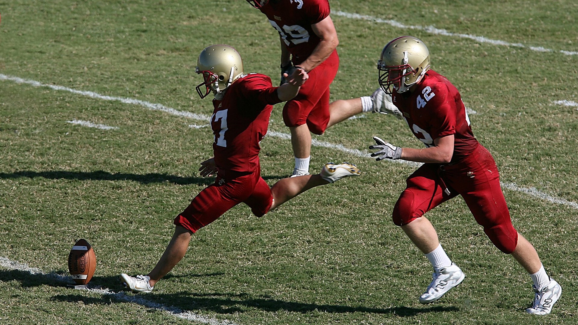 精彩赛事要来了，球迷们准备好感受热血，比较精彩的球赛